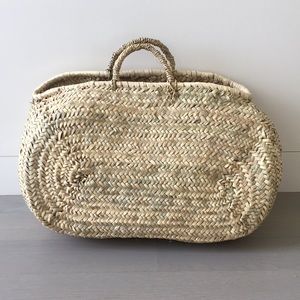 Oval carryall basket
